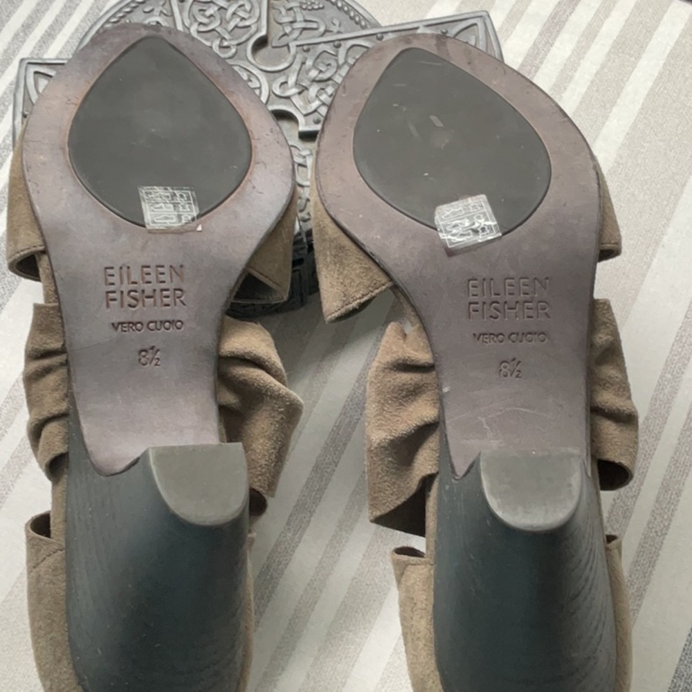 Eileen Fisher Taupe Suede Knot-Accent Wedge Heels - Picture 15 of 15